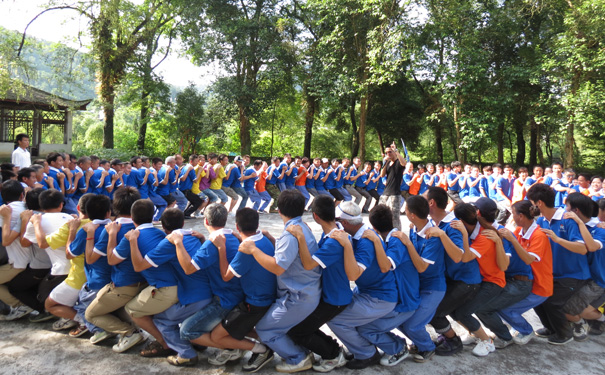 企业迎新拓展训练