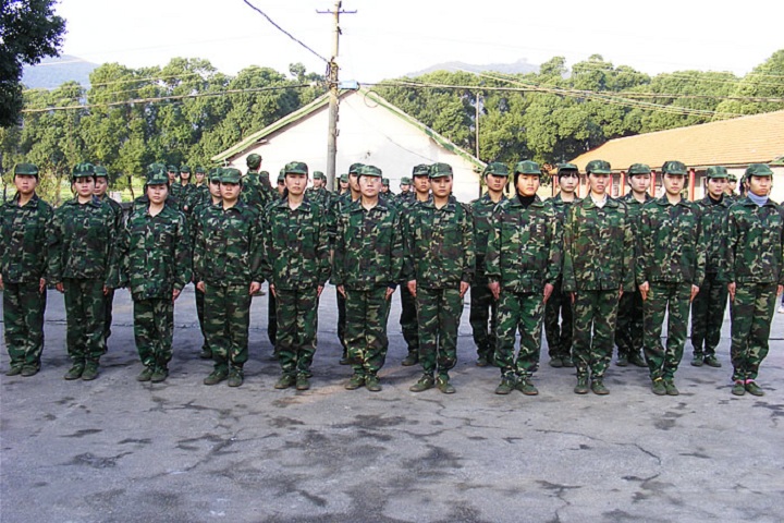 军训户外拓展训练为您打造出狼性团队 军训户外拓展训练为您打造出狼性团队