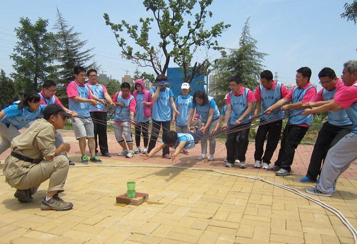 拓展项目荆棘取雷
