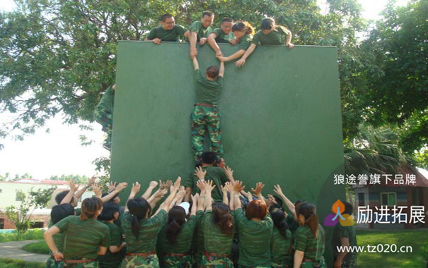 广州户外拓展基地器材